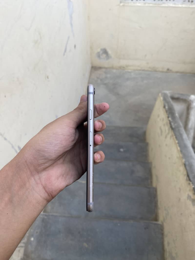 Apple iPhone 6S 0