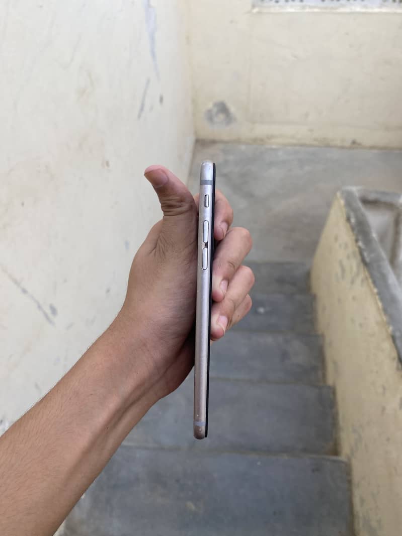 Apple iPhone 6S 3