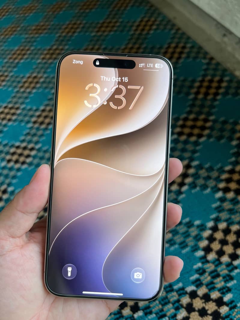 Apple iPhone 15 Pro Max 1