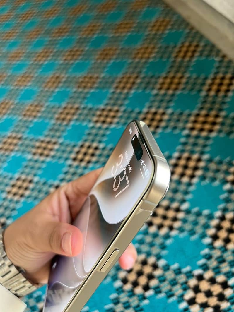Apple iPhone 15 Pro Max 3