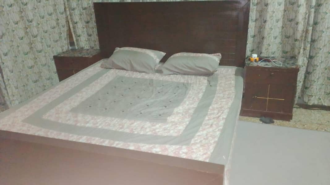 king size bed 0