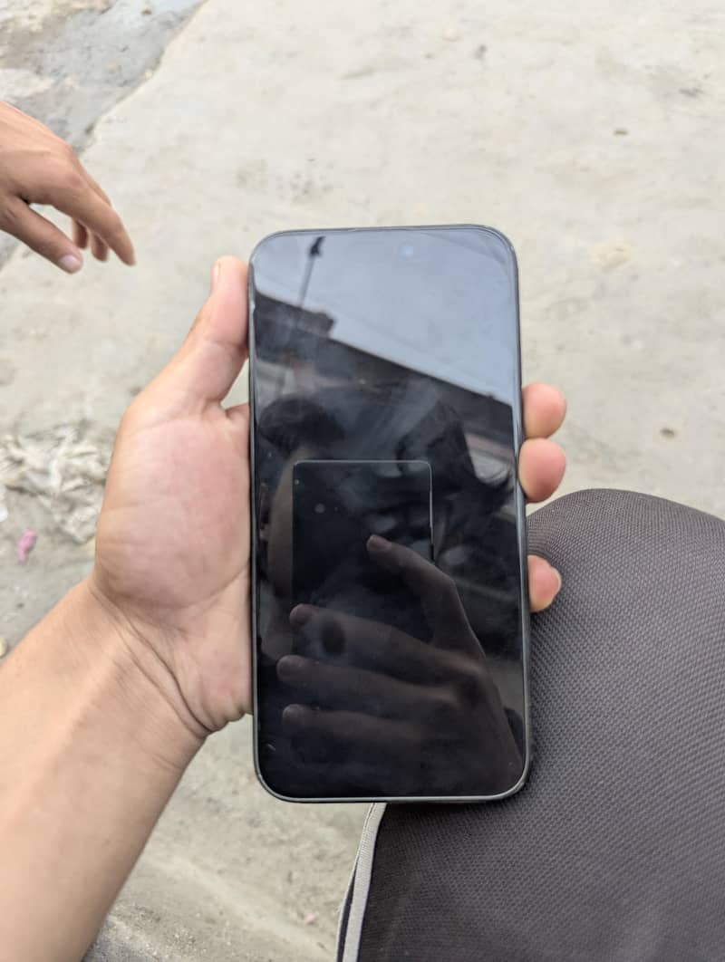 Apple iPhone 15 Pro Max 3
