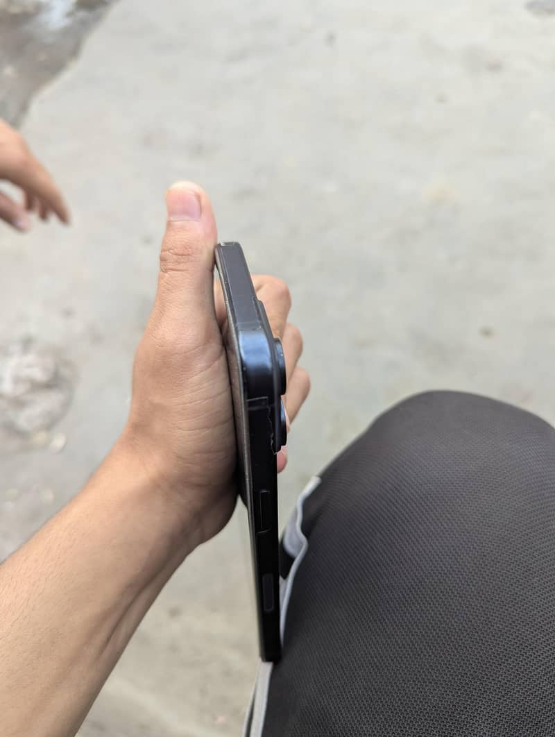 Apple iPhone 15 Pro Max 5