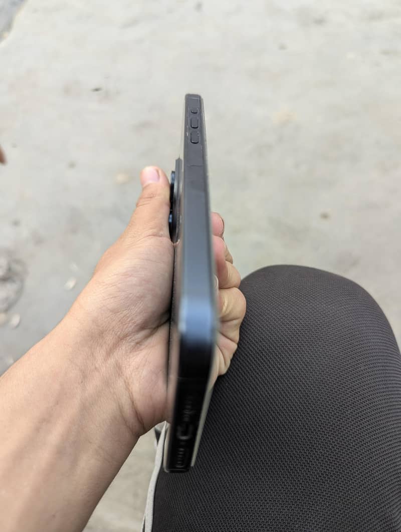 Apple iPhone 15 Pro Max 7