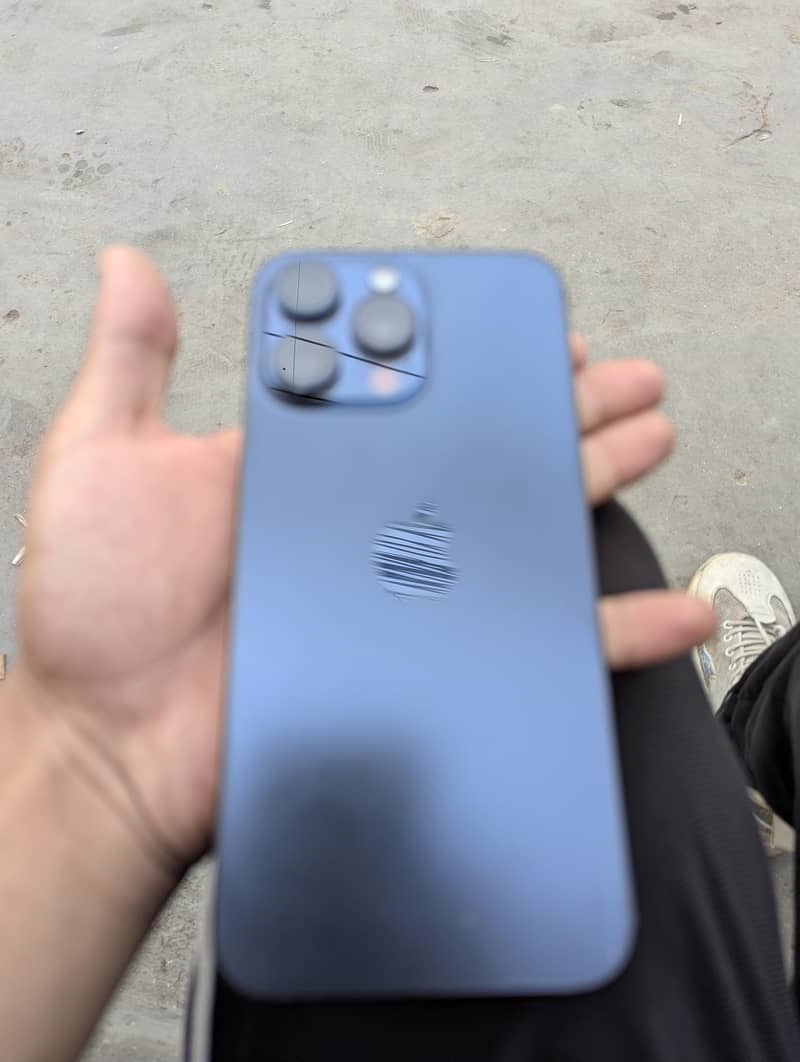 Apple iPhone 15 Pro Max 8