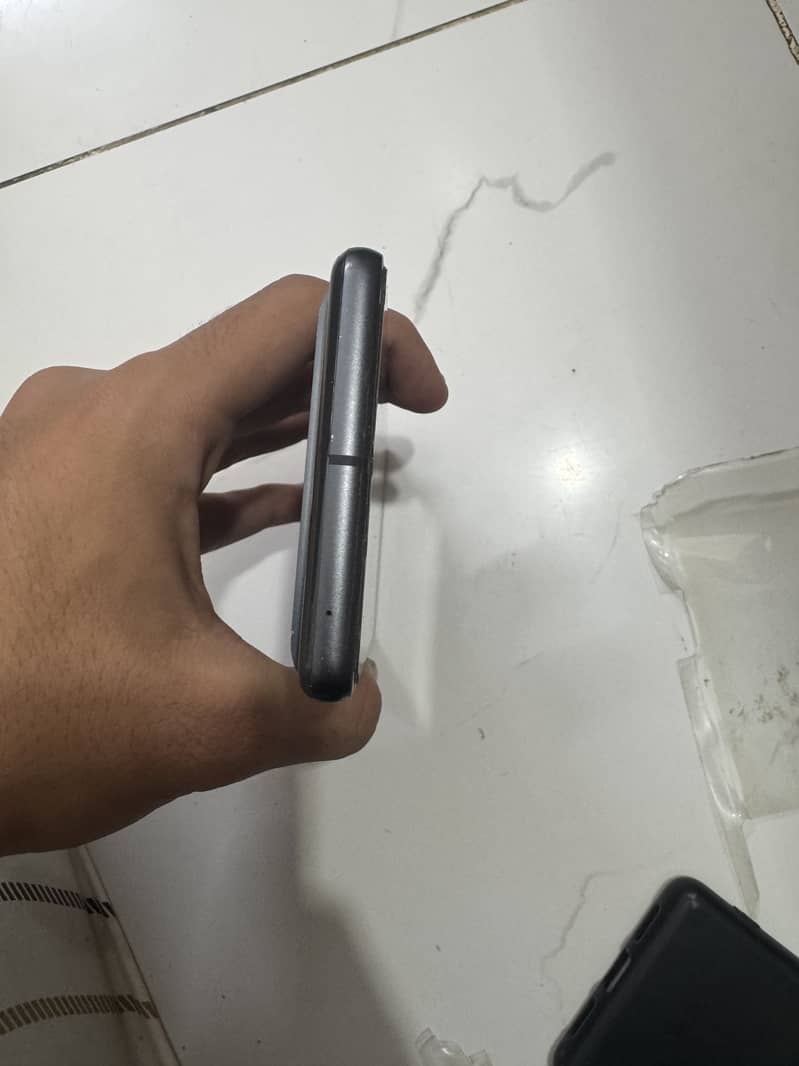 Google Pixel 7 4