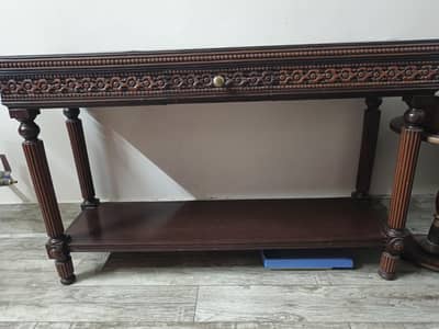 consule nd dressing table