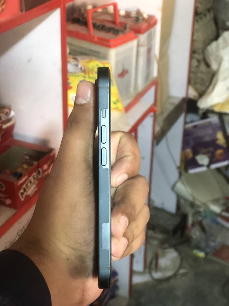 Apple iPhone 14 4