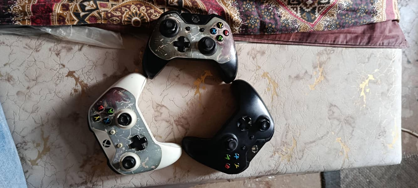 Xbox one S 4