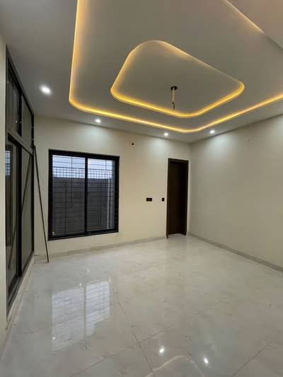5 Marla office available for rent