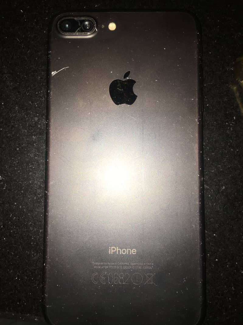 Apple iPhone 7 Plus 0