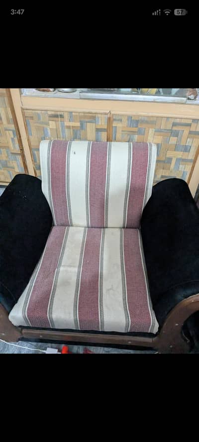 Sofa Set Urgent Sale