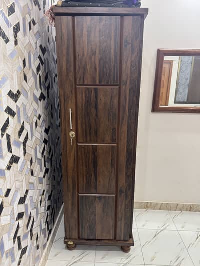 1 door single cupboard almost new
