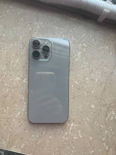 iPhone 16 Pro Max jv