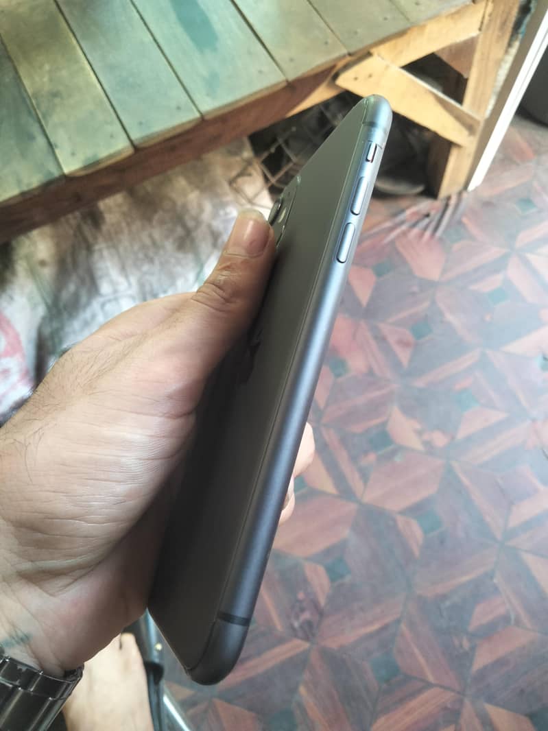 Apple iPhone 11 3