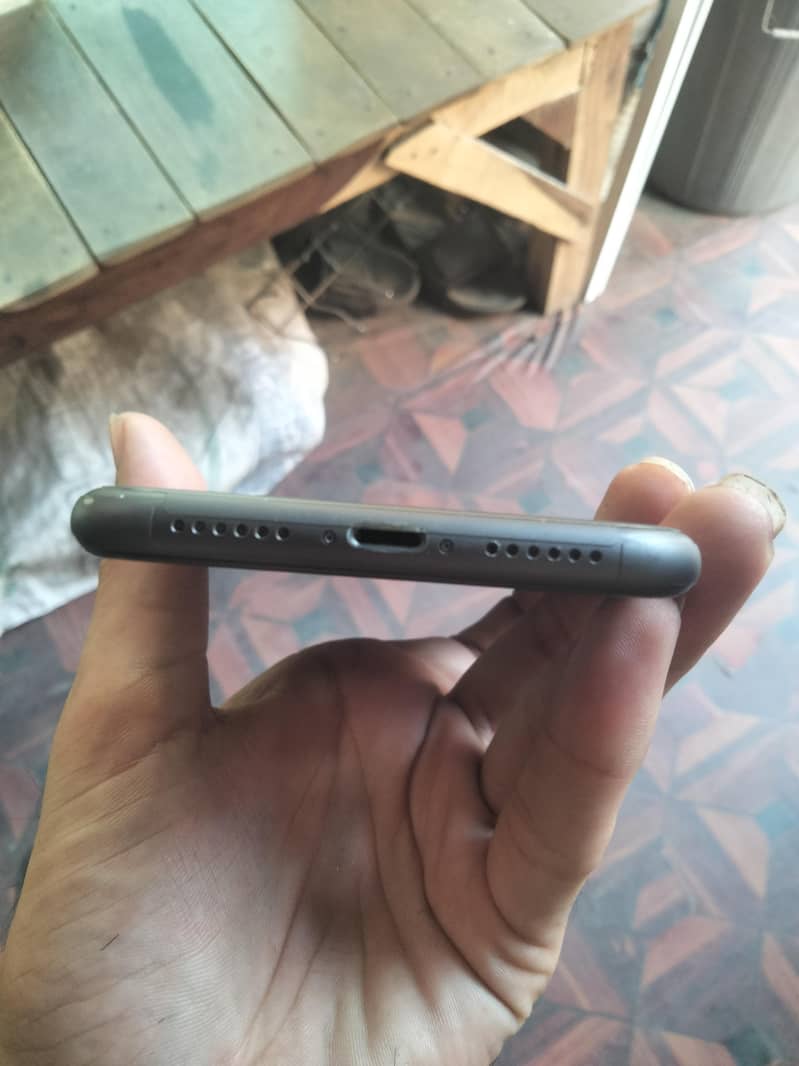 Apple iPhone 11 6