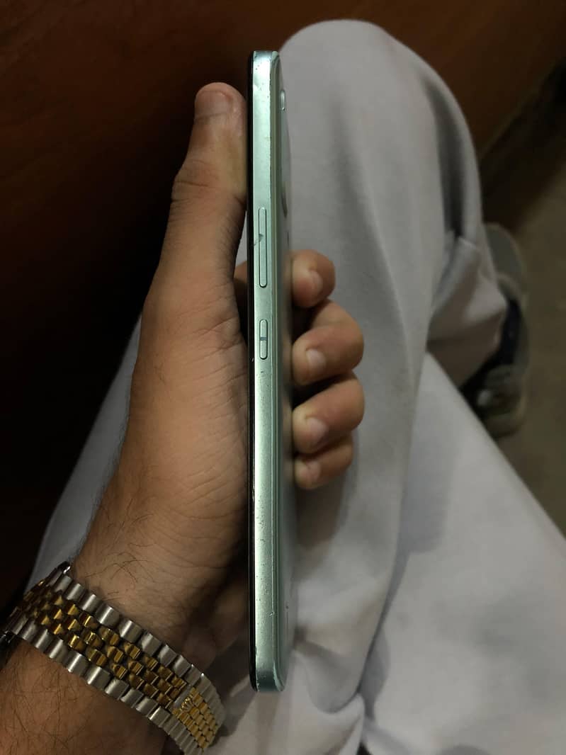 Nokia C32 5