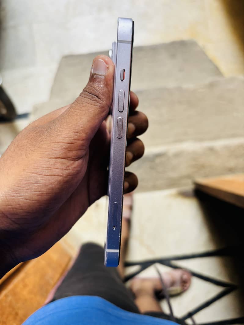 Apple iPhone 14 2