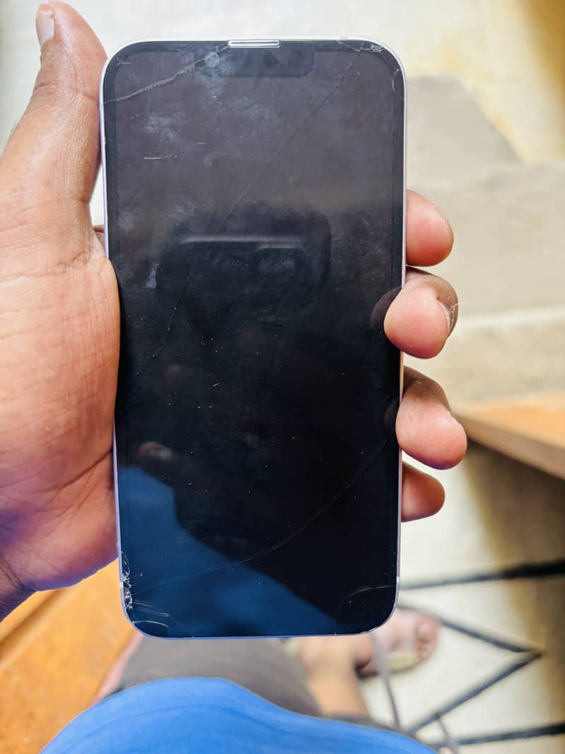 Apple iPhone 14 4