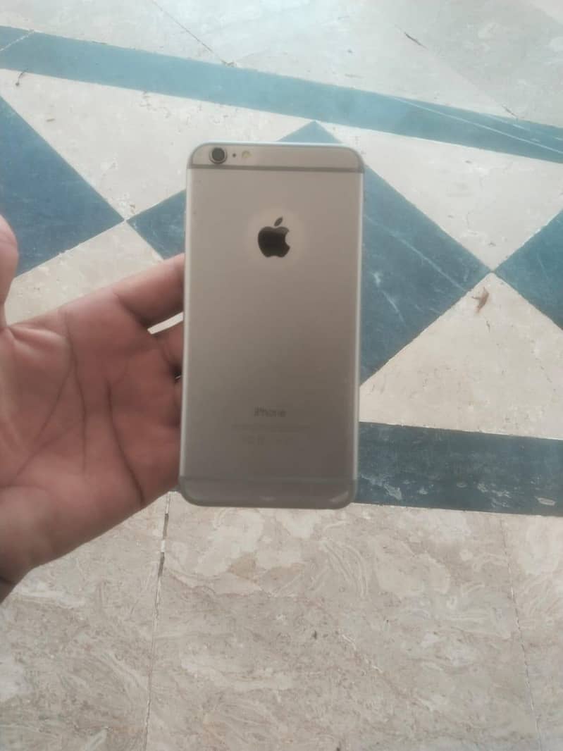 Apple iPhone 6 Plus 1