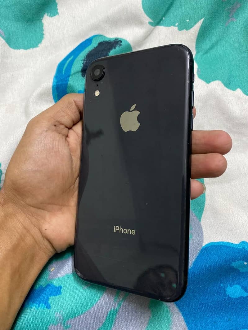 Apple iPhone XR 1