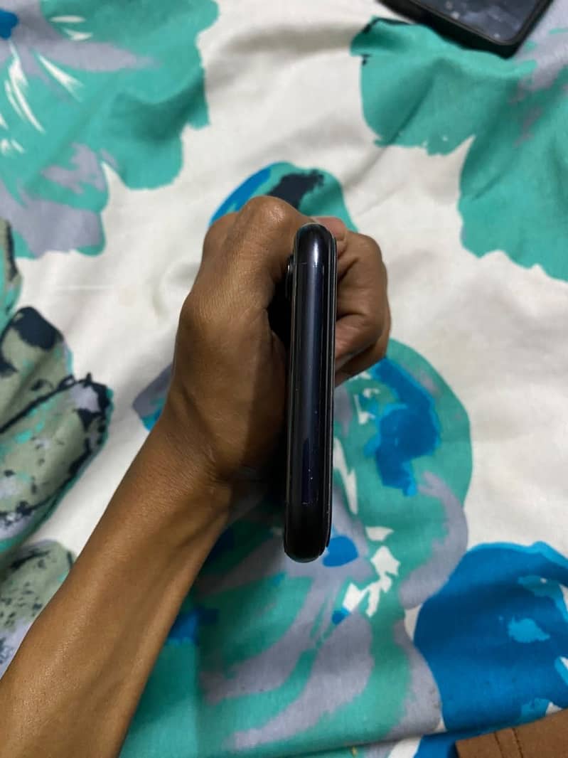 Apple iPhone XR 3