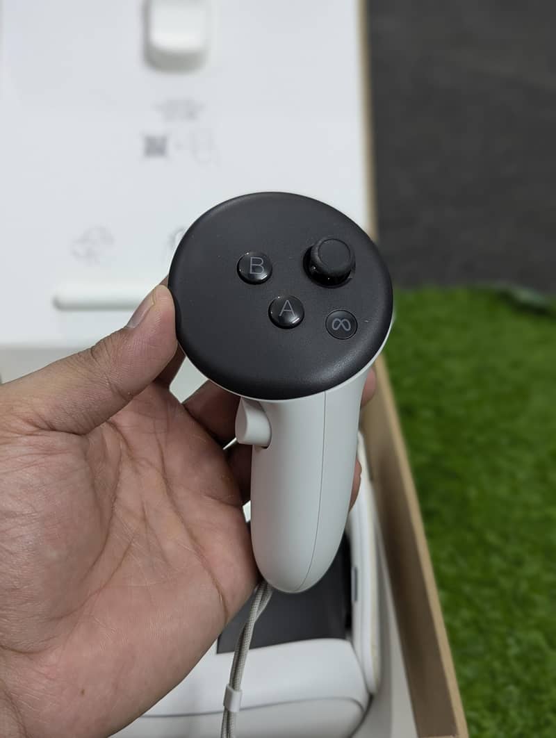 Oculus quest 3 box open 3