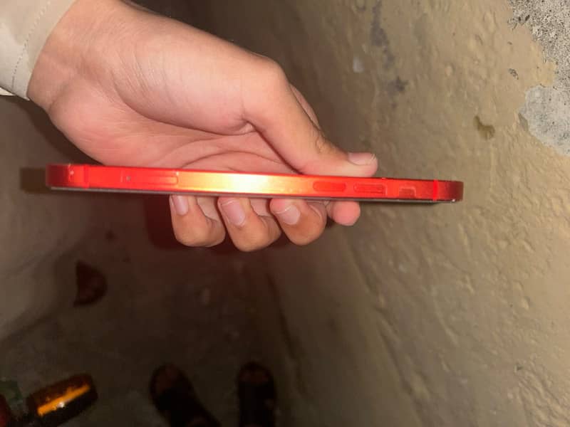 Apple iPhone 12 4