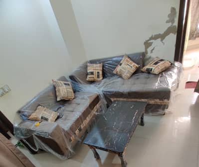 L shape sofa with table 6x6 fit size 10/10