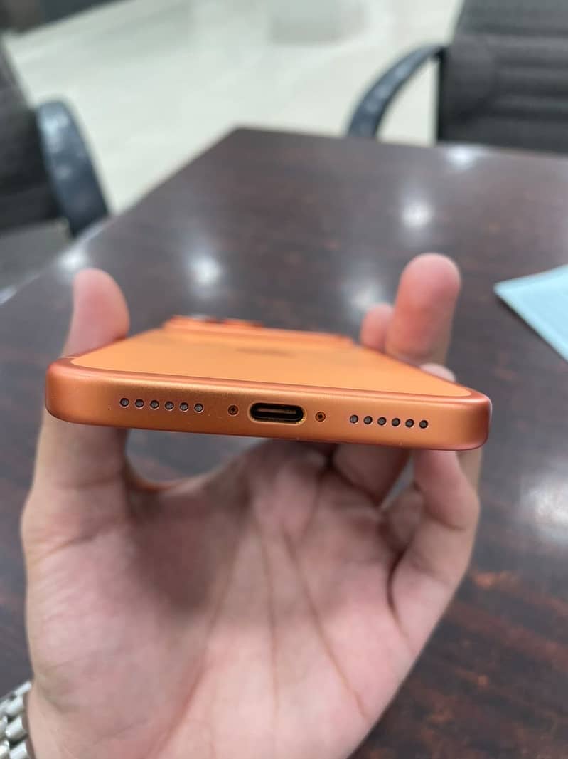 Apple iPhone 17 Pro Max 5
