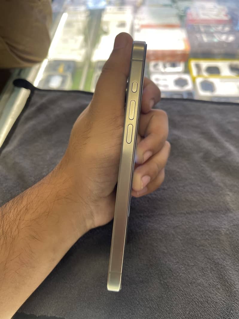 Apple iPhone 15 Pro Max 1