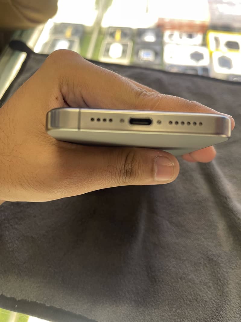 Apple iPhone 15 Pro Max 3