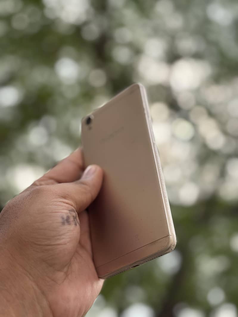 OPPO A37 0