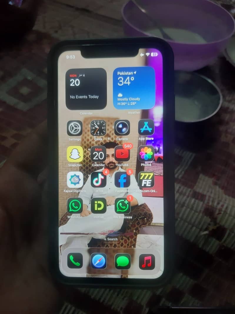 Apple iPhone 11 0