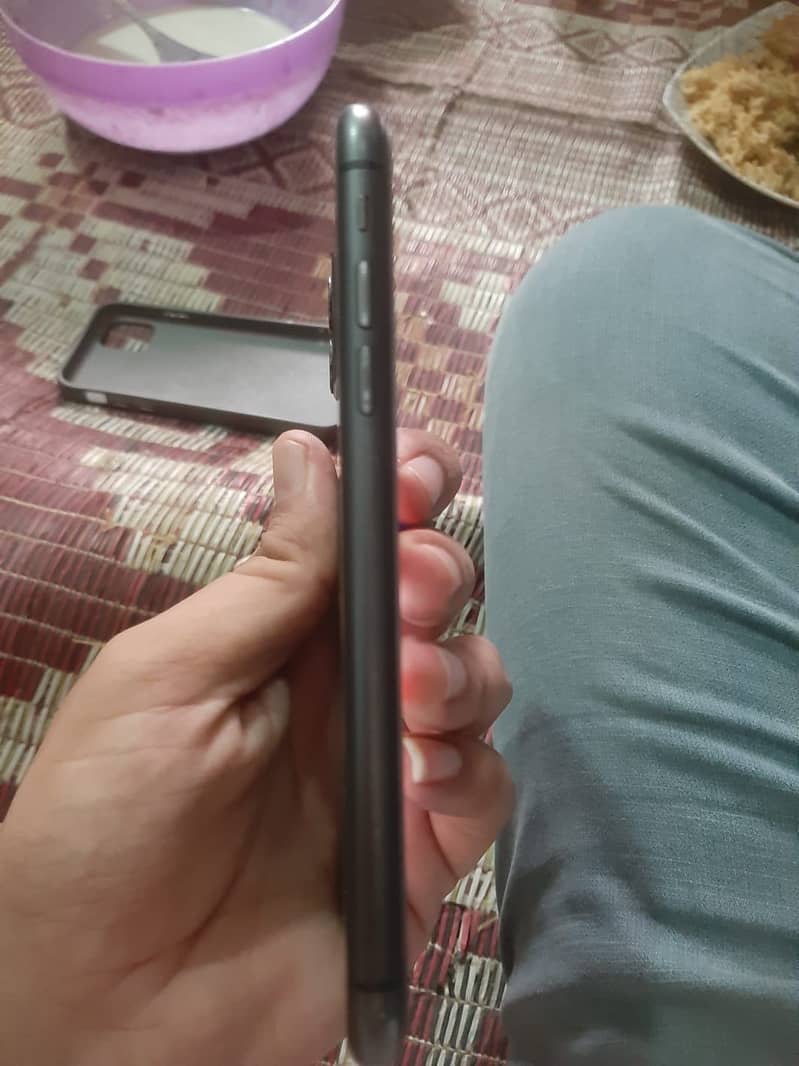 Apple iPhone 11 6