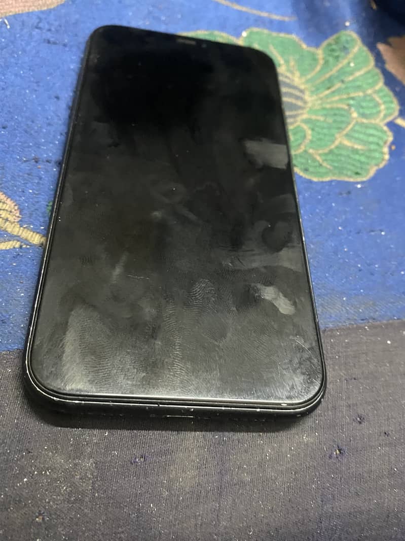 iPhone 11 3