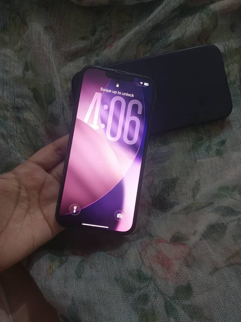 Apple iPhone 13 0