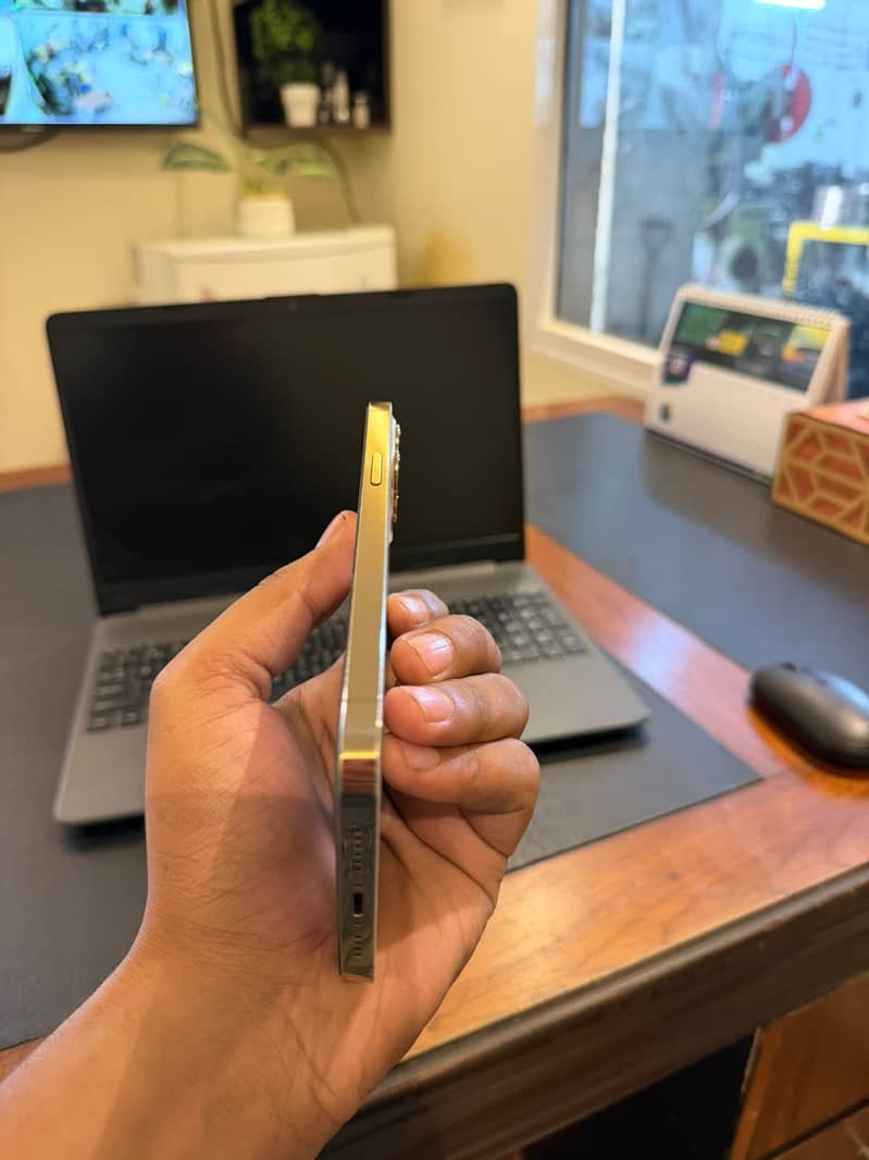Apple iPhone 12 Pro Max 7