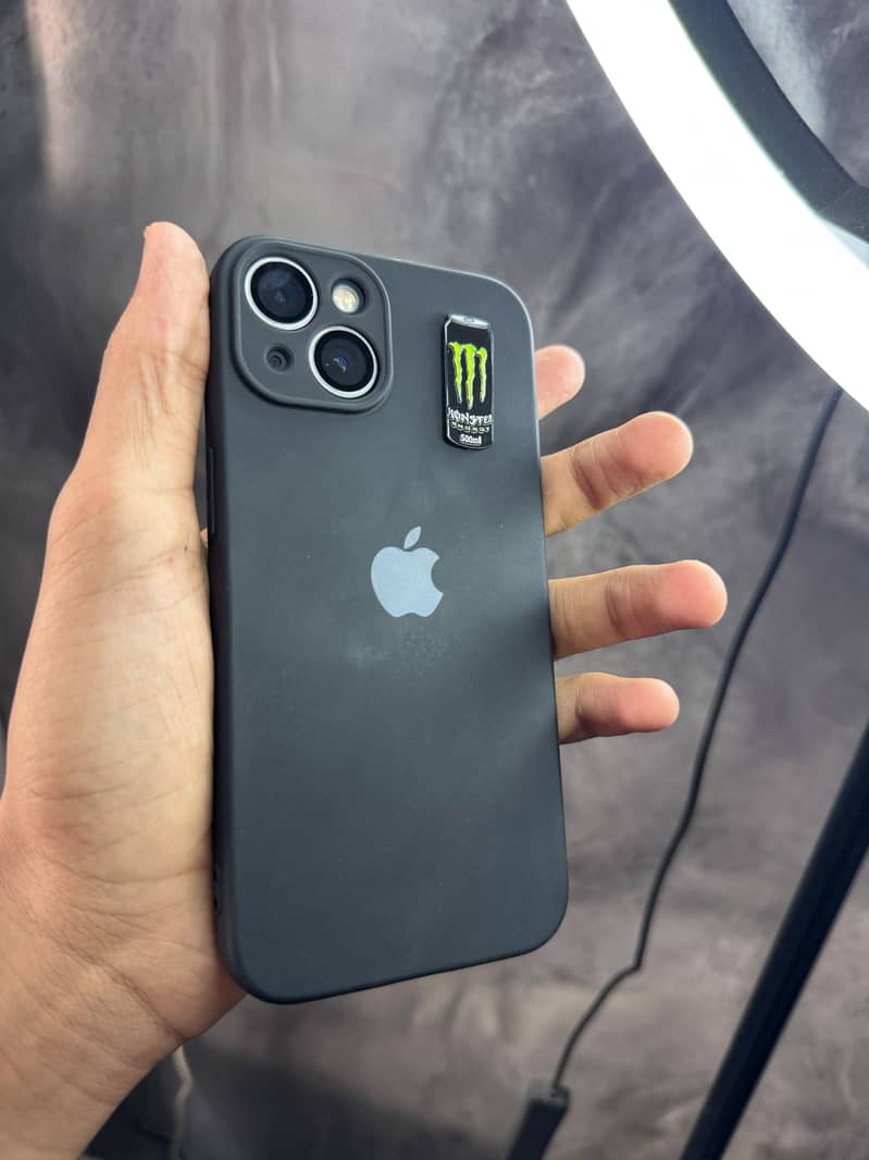 Apple iPhone 13 4