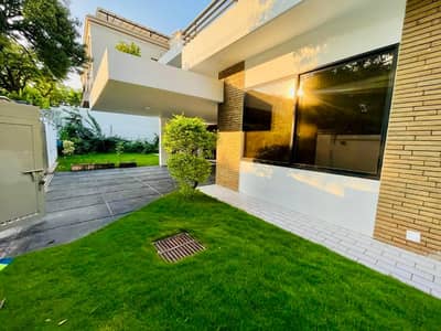 HOUSE AVAILABLE FOR RENT Prime Location: F-6, Islamabad 500 Sq. Yards House