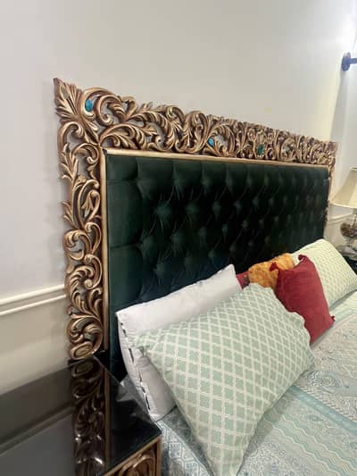 BAROQUE STYLED KING-SIZE BED SET WITH MATTRESS & 2 SIDE TABLES