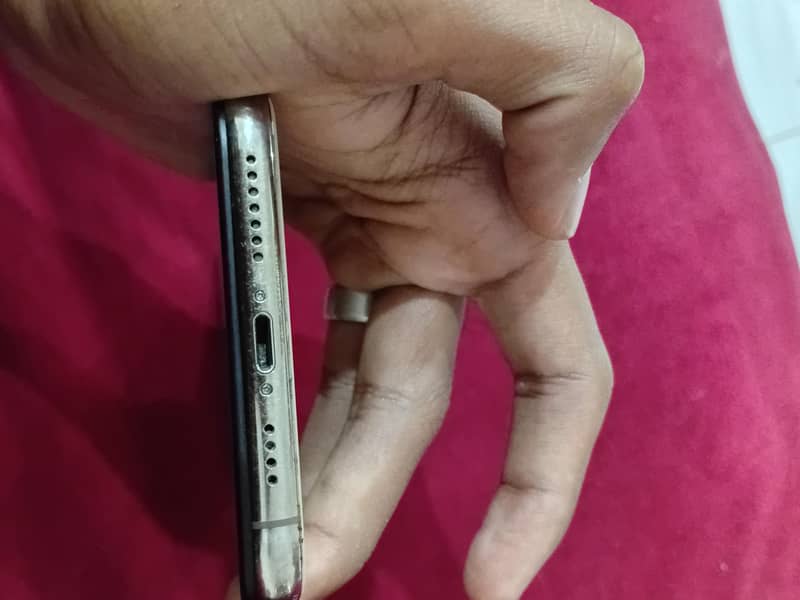 Apple iPhone 11 Pro Max 0