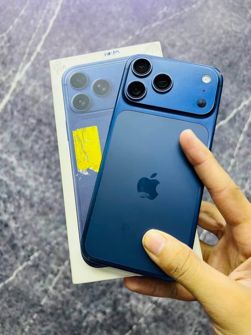 Apple iPhone 17 Pro Max 0
