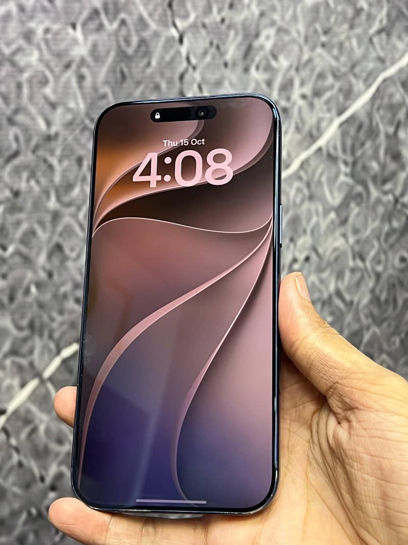 Apple iPhone 17 Pro Max 4