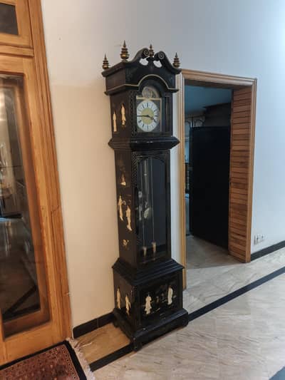 Antique-Style Grandfather Clock – Elegant Decorative Showpiece