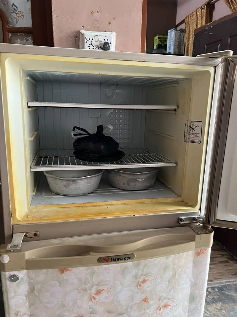 DAWLANCE REFRIGERATOR 1