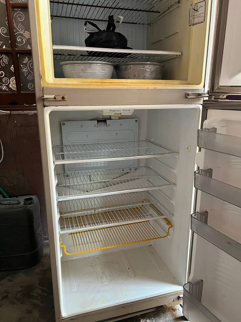 DAWLANCE REFRIGERATOR 3