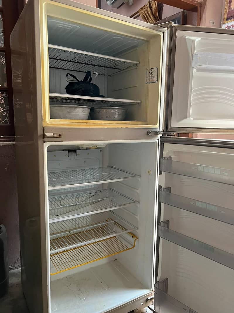 DAWLANCE REFRIGERATOR 7