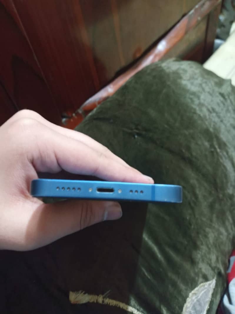 Apple iPhone 13 3