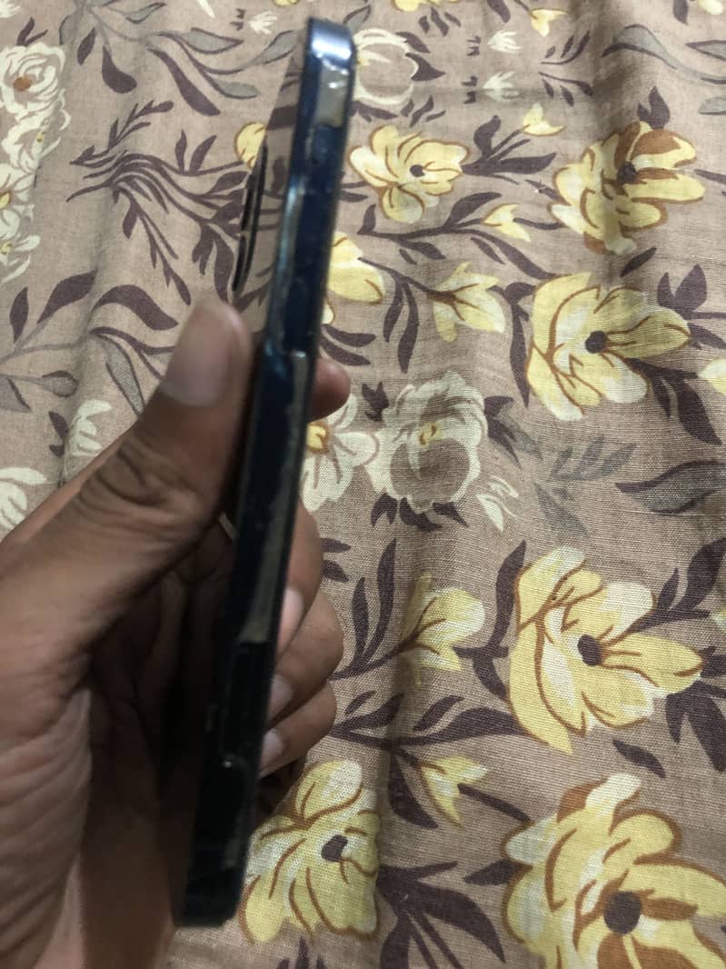 Apple iPhone 12 2